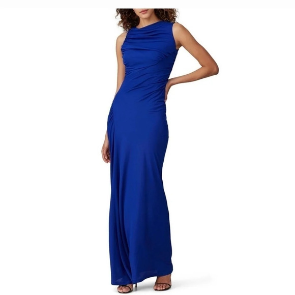 Atlein Gown - Picture 1 of 13